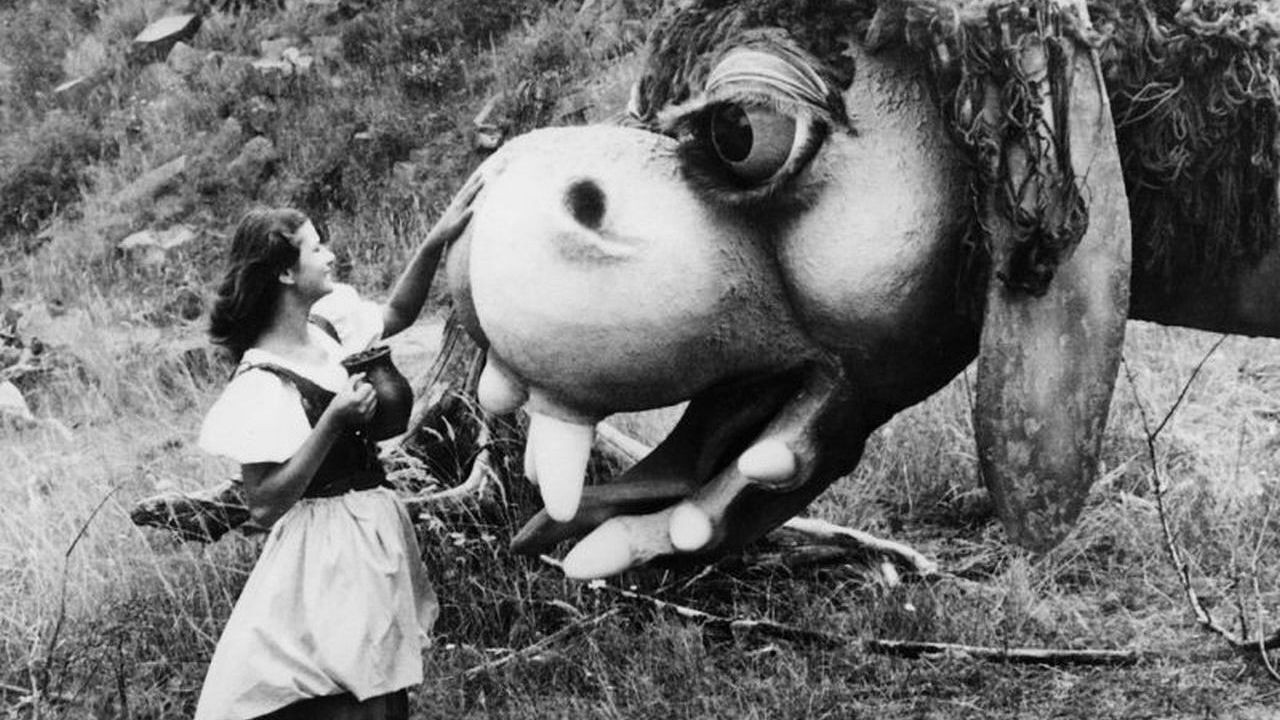 There is a Dragon Behind Humny Background