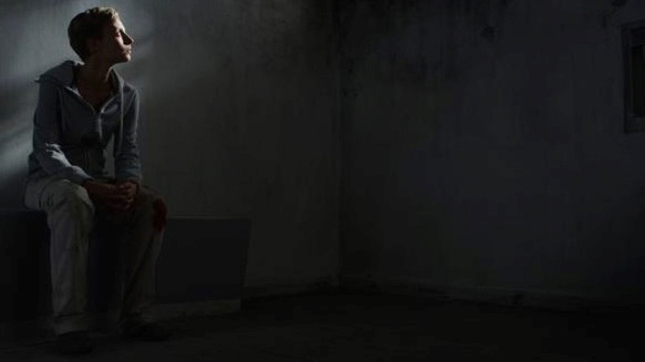 Dis ek, Anna Background