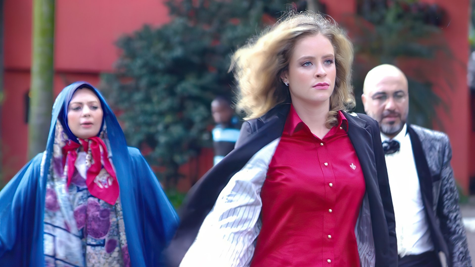 I Am Not Salvador Background