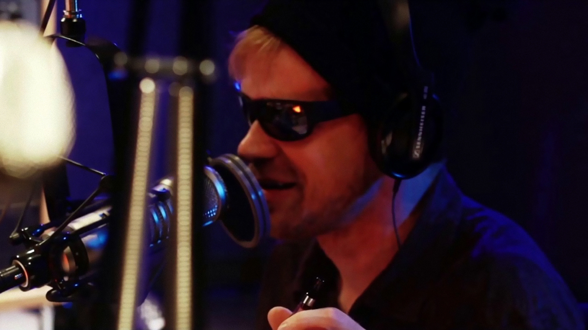 Scarewaves Background