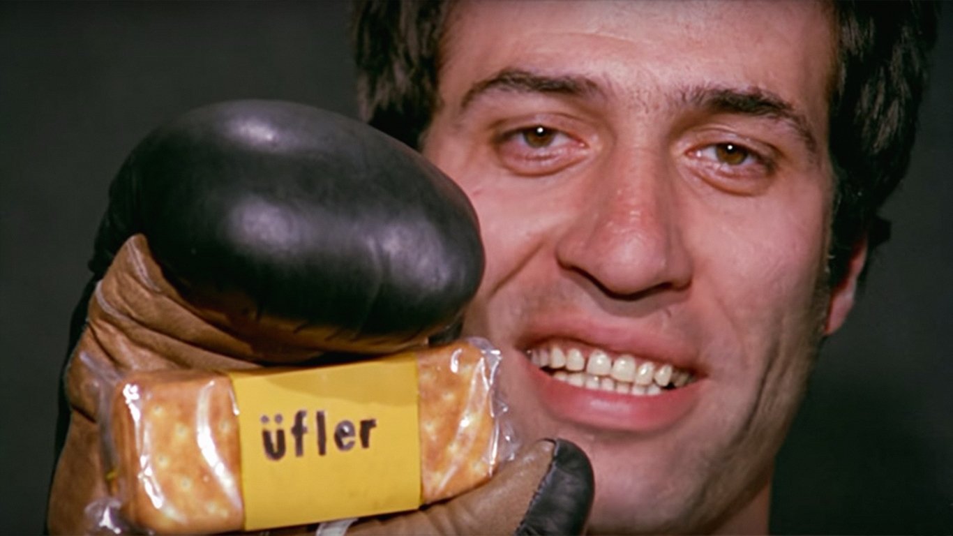 100 Numaralı Adam Background