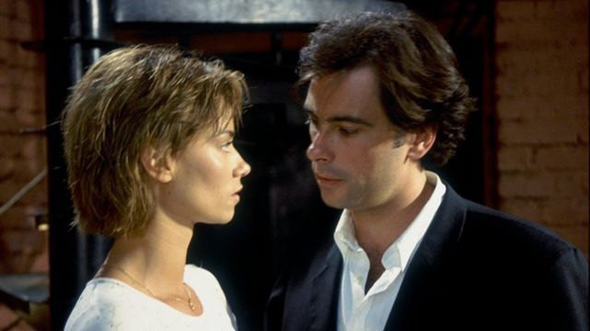 Tapage nocturne Background