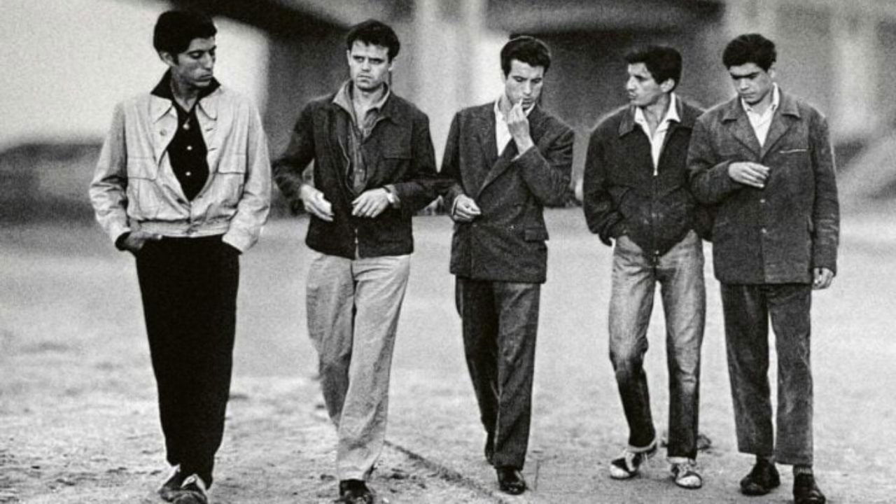 Los golfos Background