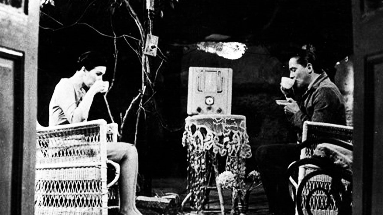 El dependiente Background