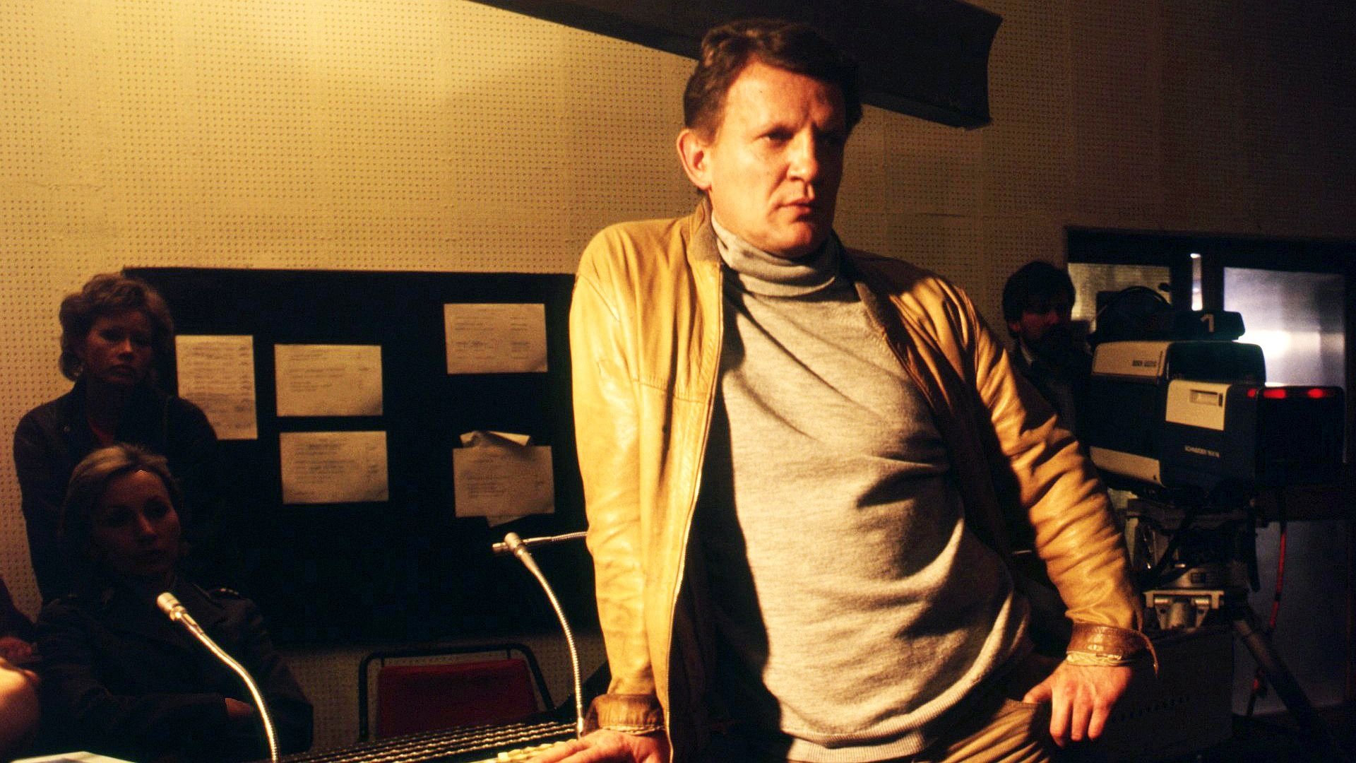 Calling 07 Background