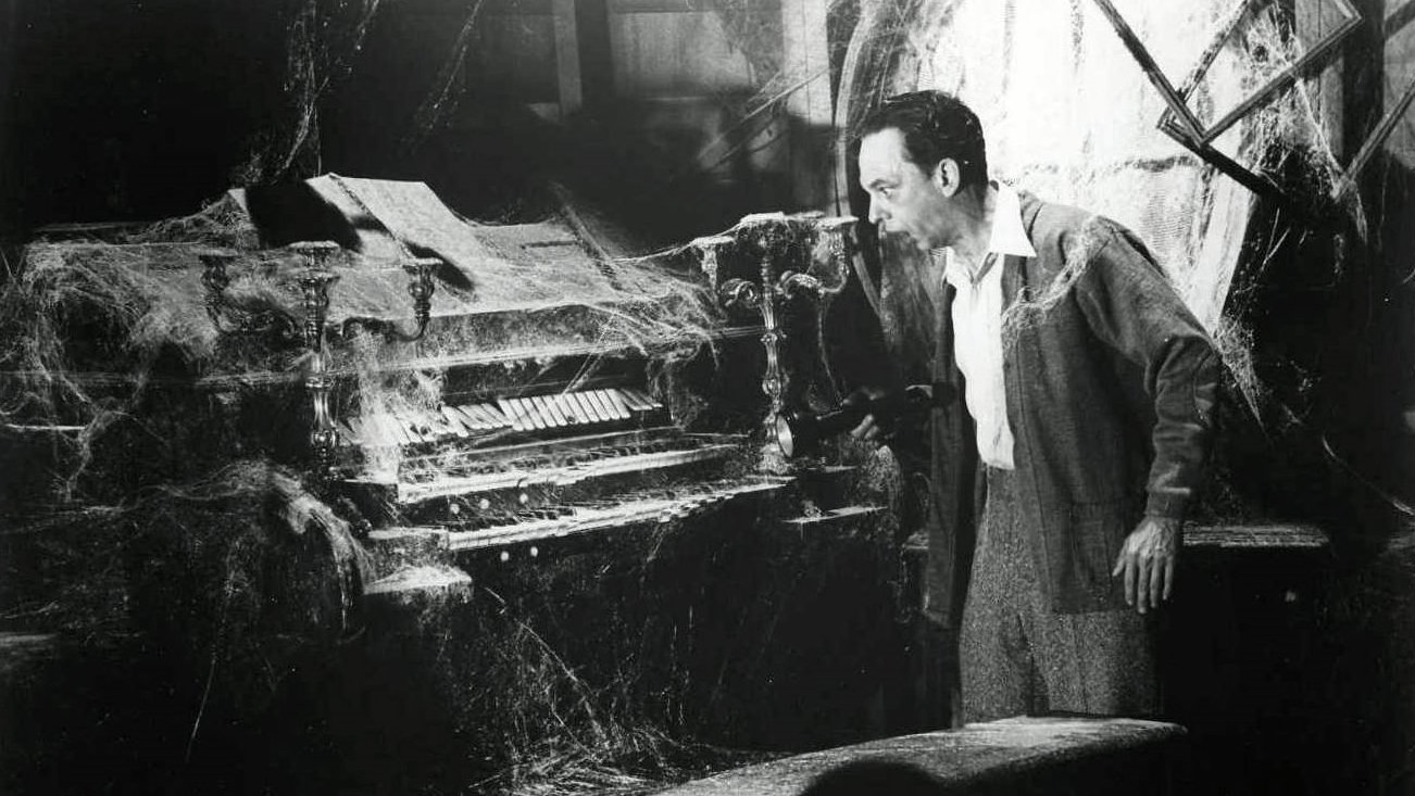 The Ghost and Mr. Chicken Background