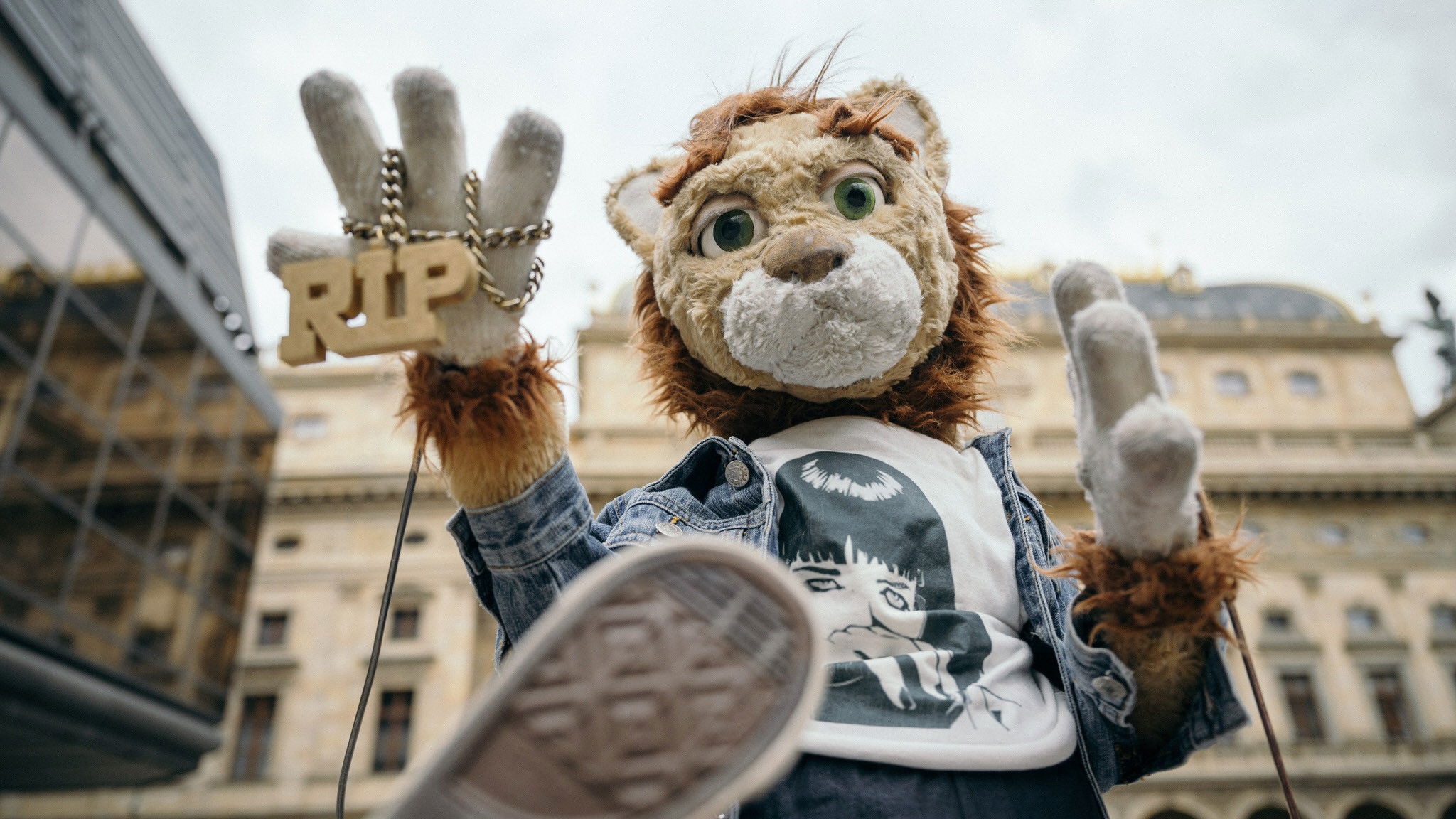 Kapitán Říp Background