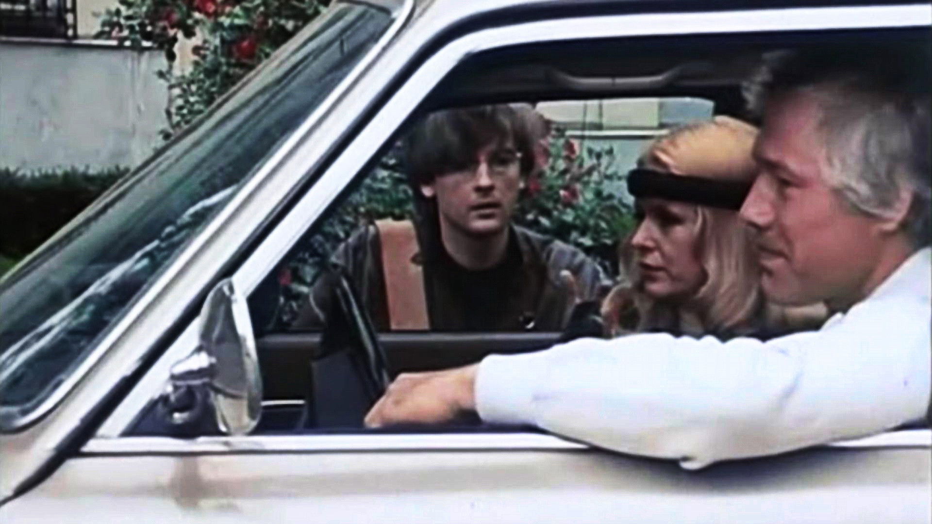 Jak się pozbyć czarnego kota? Background