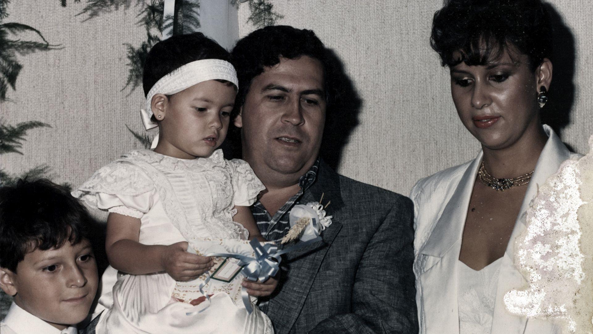 Pecados de mi padre Background