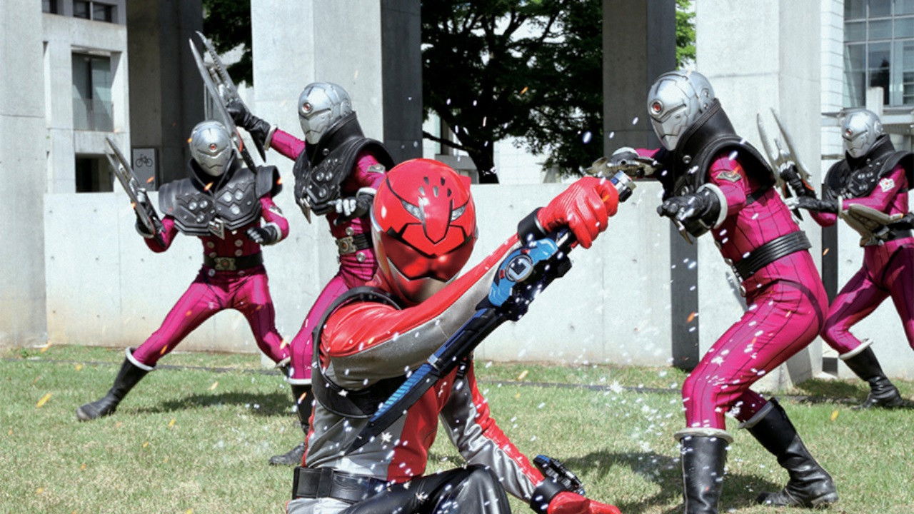 Tokumei Sentai Go-Busters the Movie: Protect the Tokyo Enetower! Background