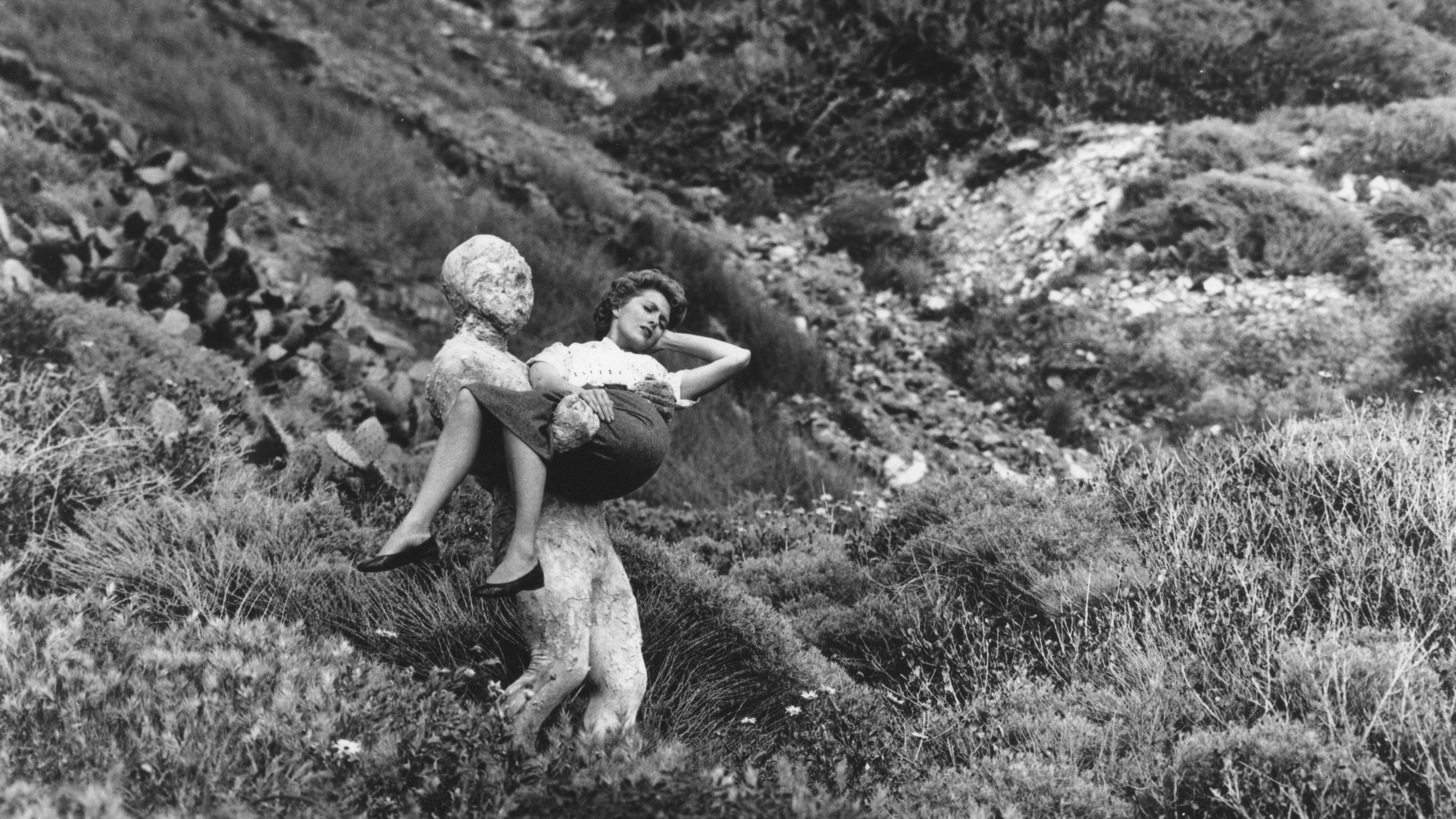 Curse of the Faceless Man Background