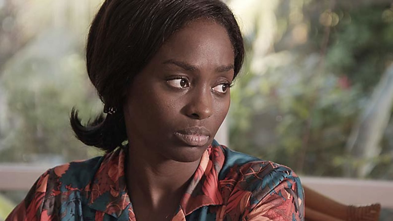 Regard Noir Background