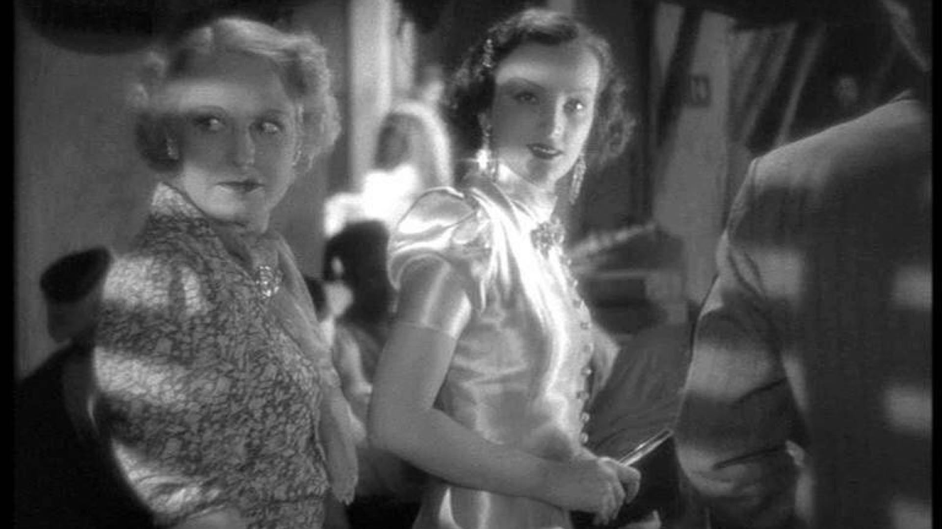 Pépé le Moko Background