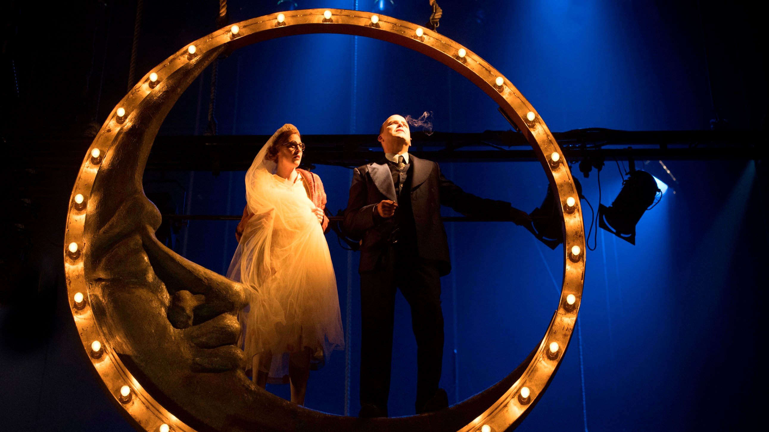 National Theatre Live: The Threepenny Opera Background