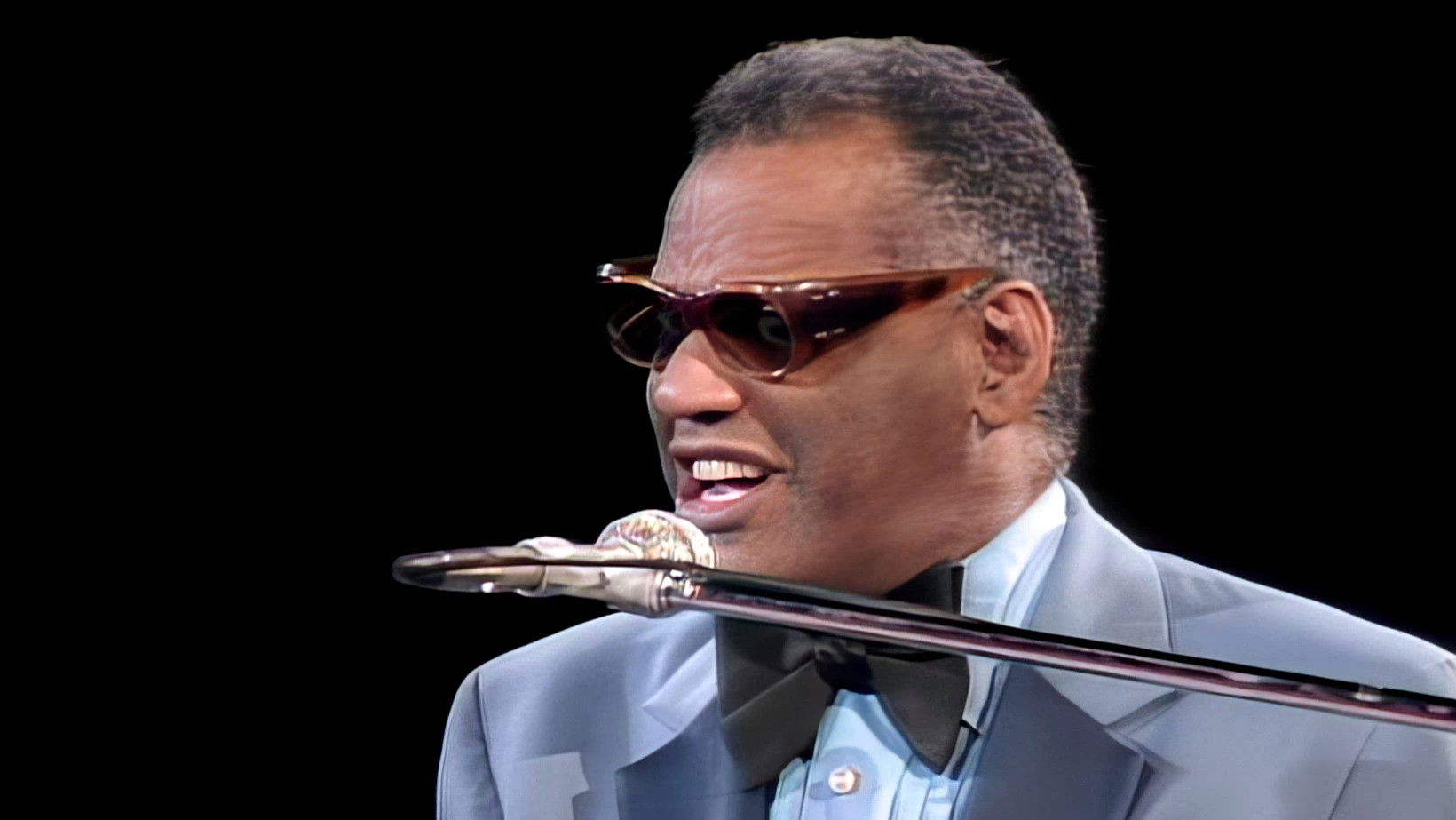 Ray Charles Live - In Concert with the Edmonton Symphony Background