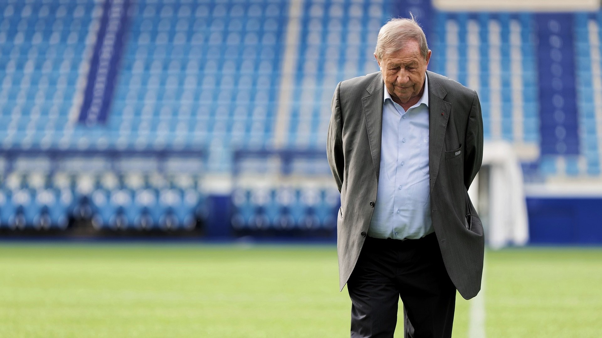 Guy Roux, une histoire de France Background