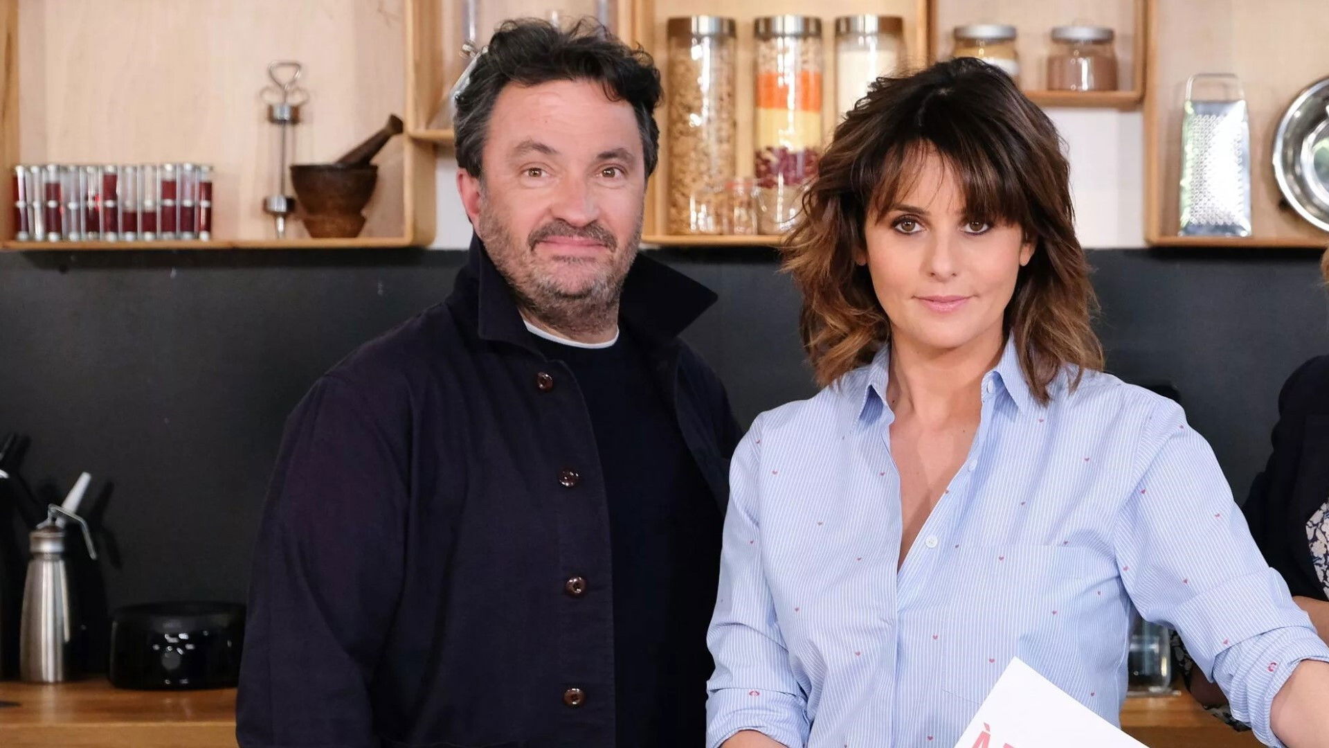 A Table ! Mangez sain, dépensez moins Background