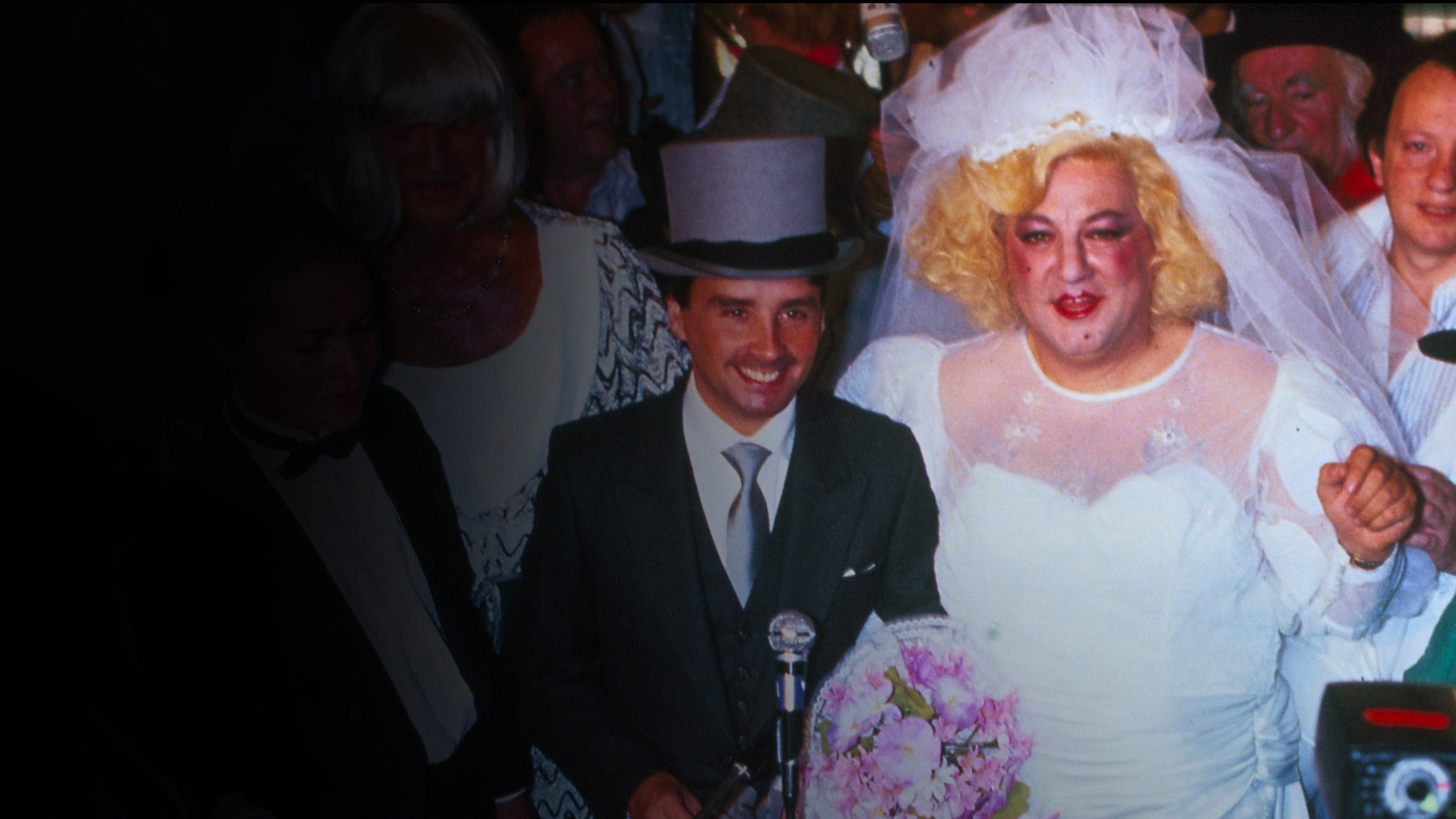 Coluche, Le Luron : Morts de rire Background