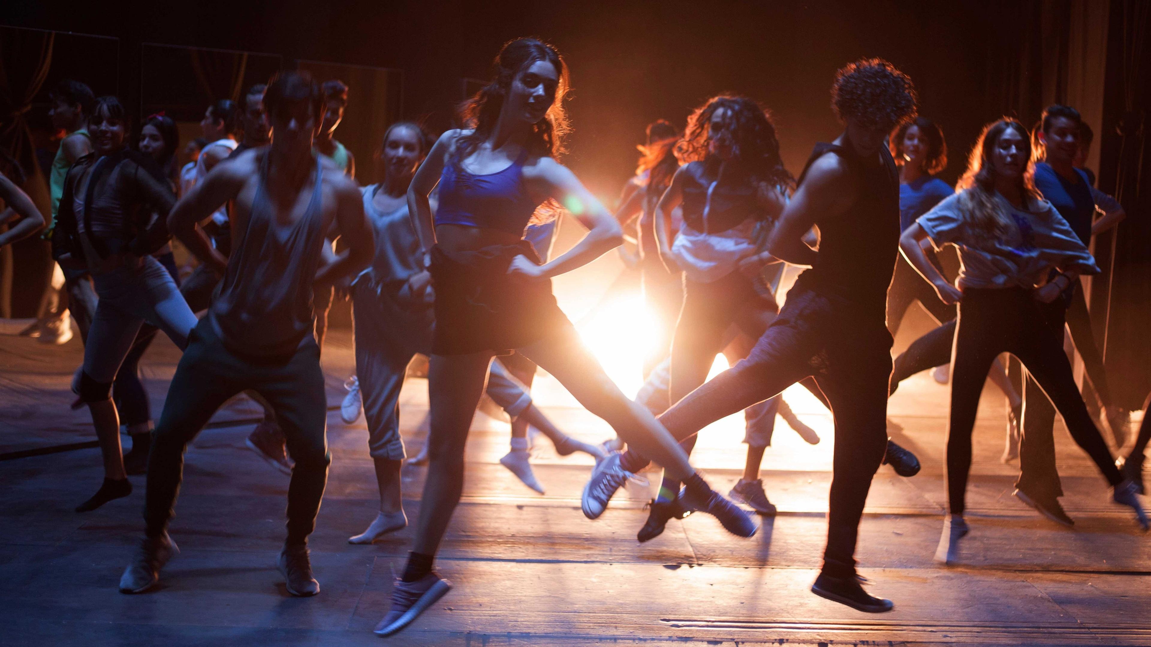 El Rey de todo el mundo Background