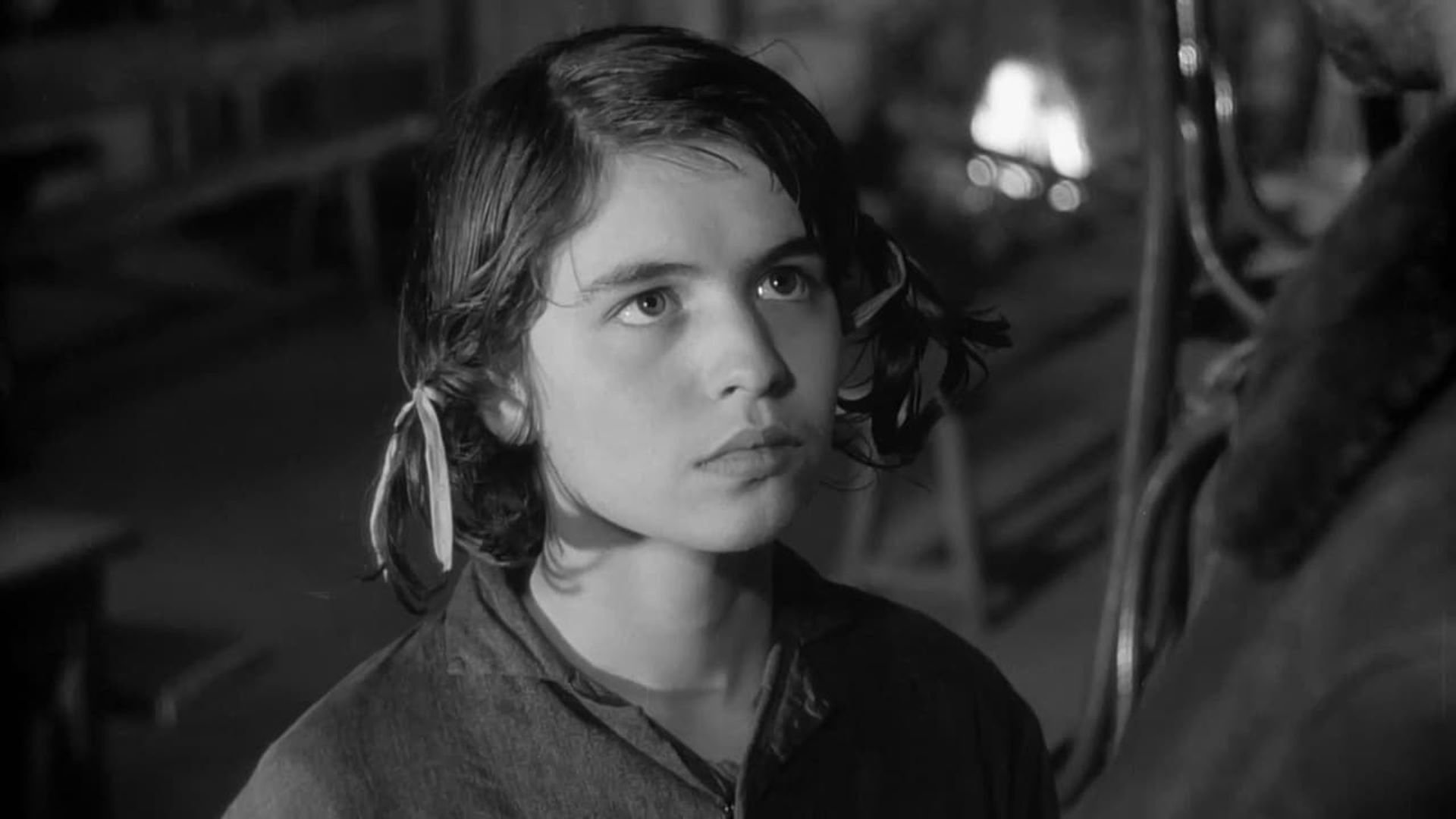 Mouchette Background