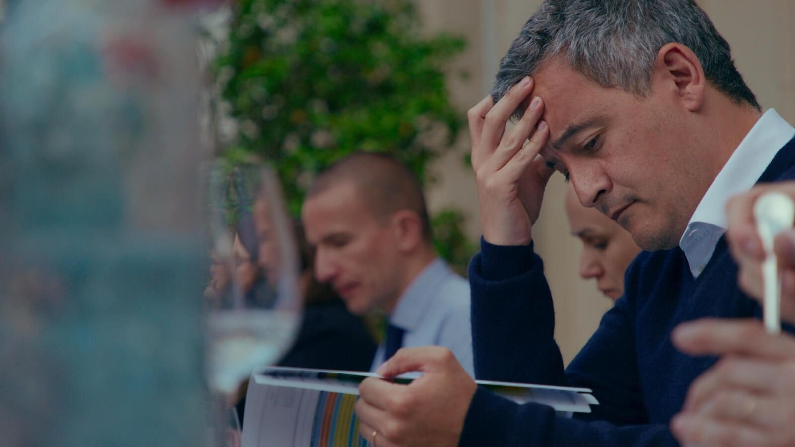 Tempête : 100 jours dans les tourments du ministère de l'Intérieur Background