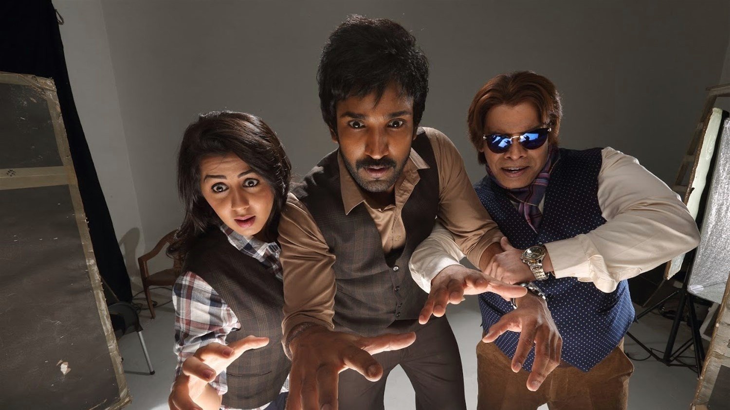 Maragadha Naanayam Background