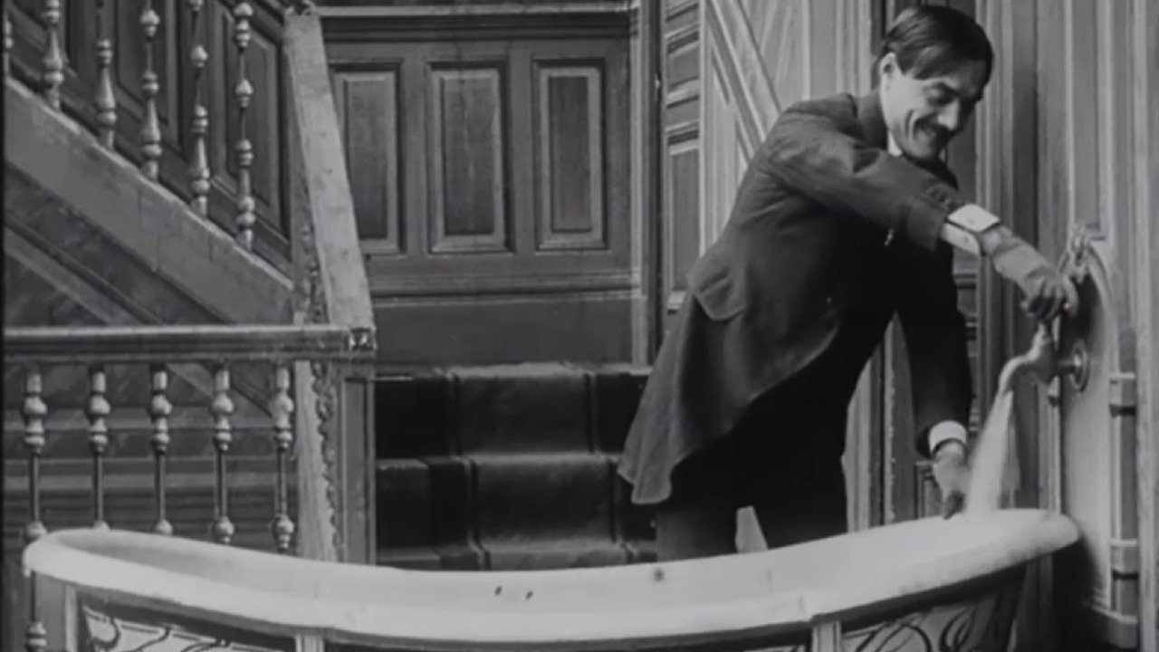 Max Takes a Bath Background