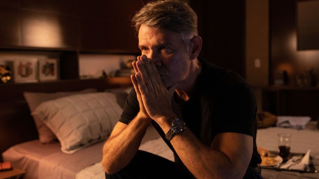 Eike: Tudo ou Nada Background