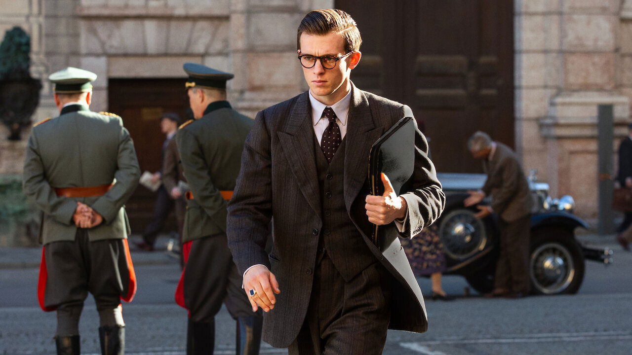 Munich – The Edge of War Background