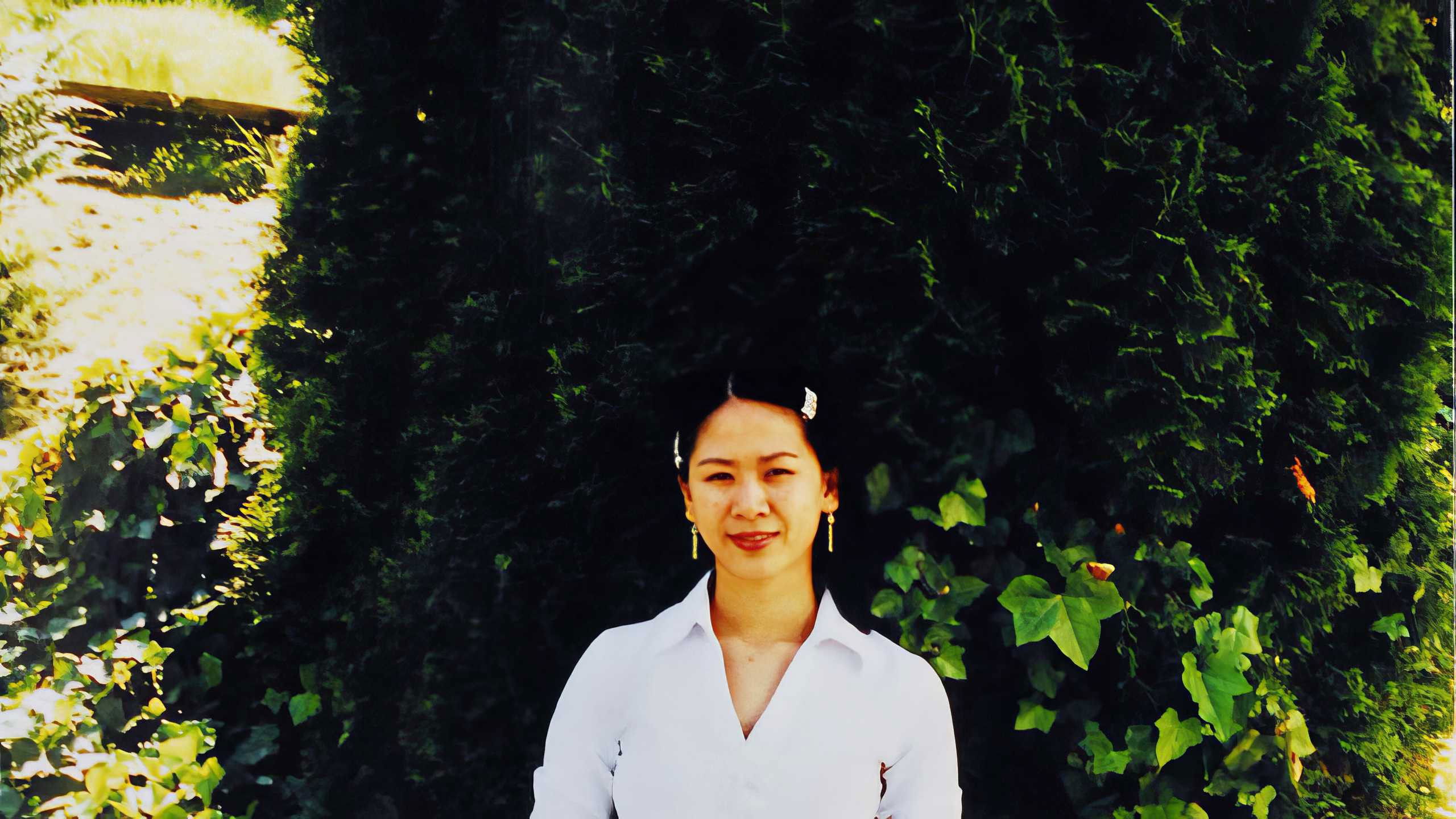 Ung mor savnet Background