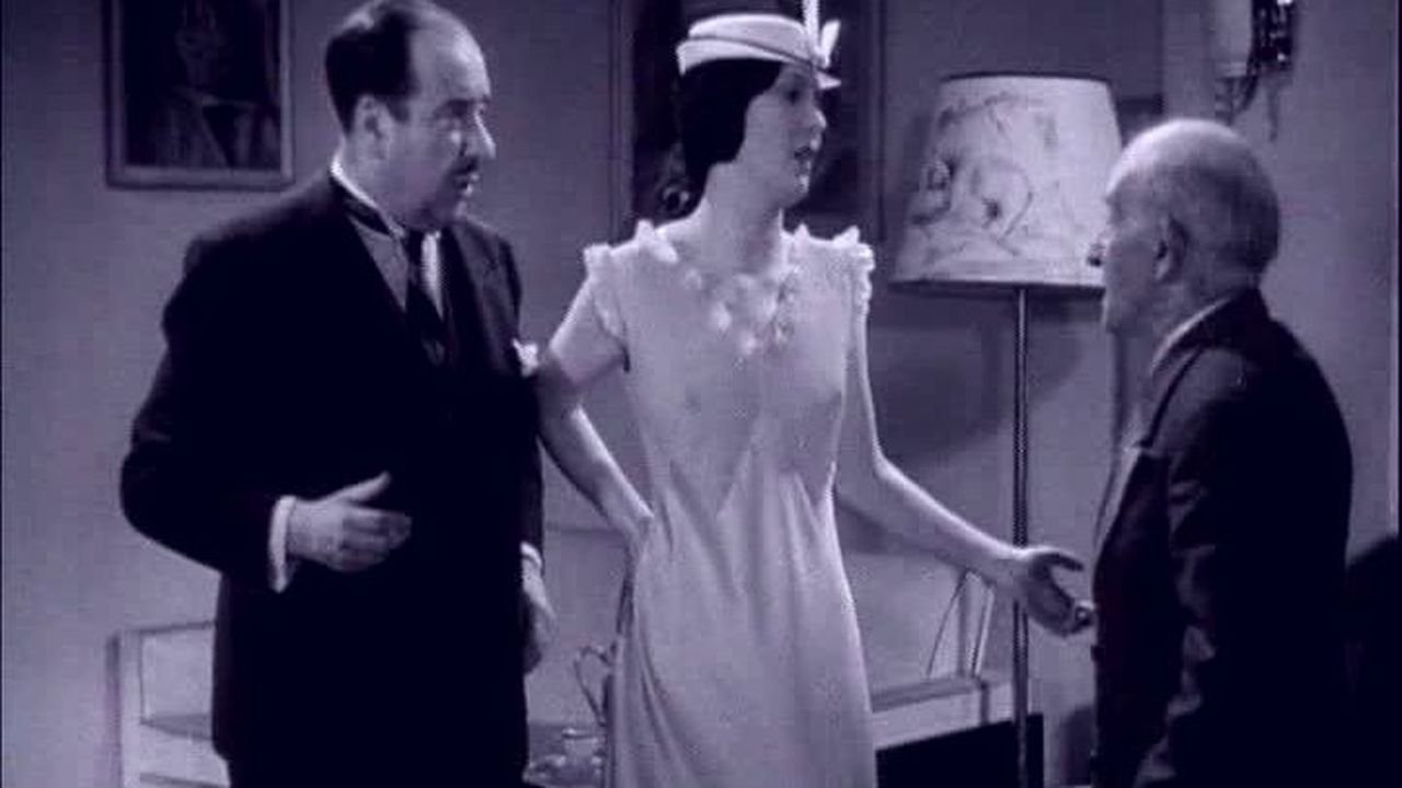 Mais n'te promène donc pas toute nue Background