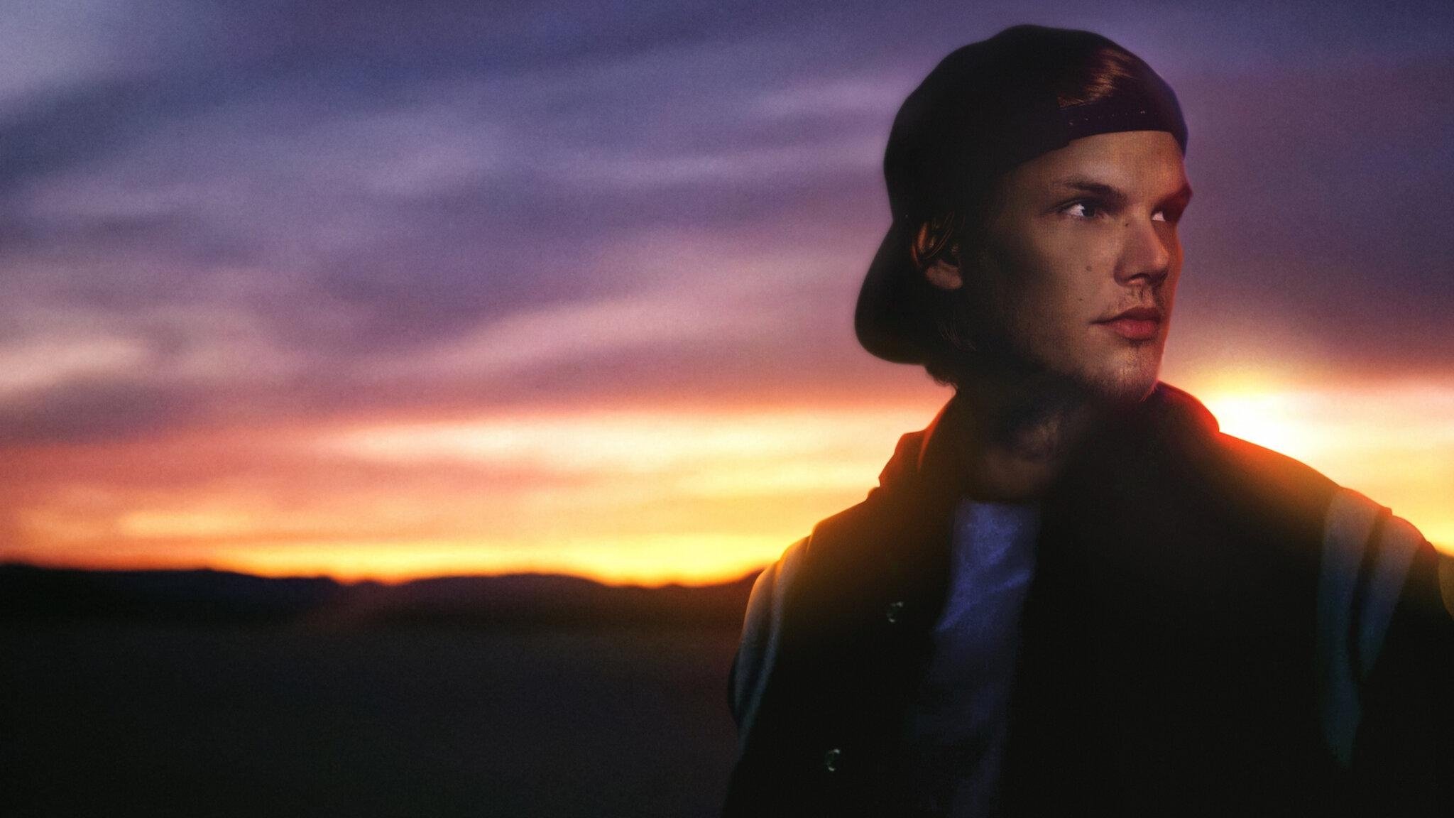 Avicii - I'm Tim Background