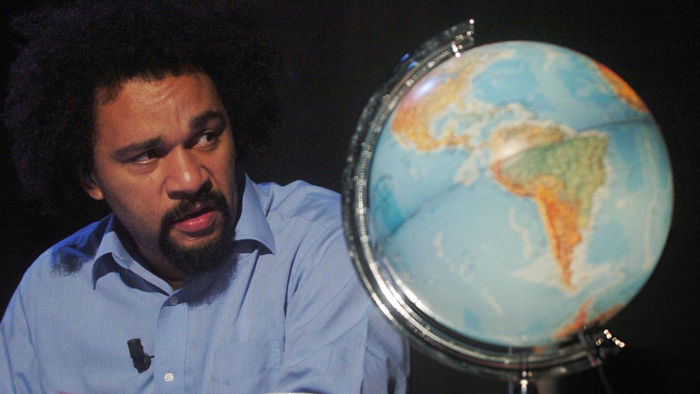 Dieudonné - Dépôt de bilan Background