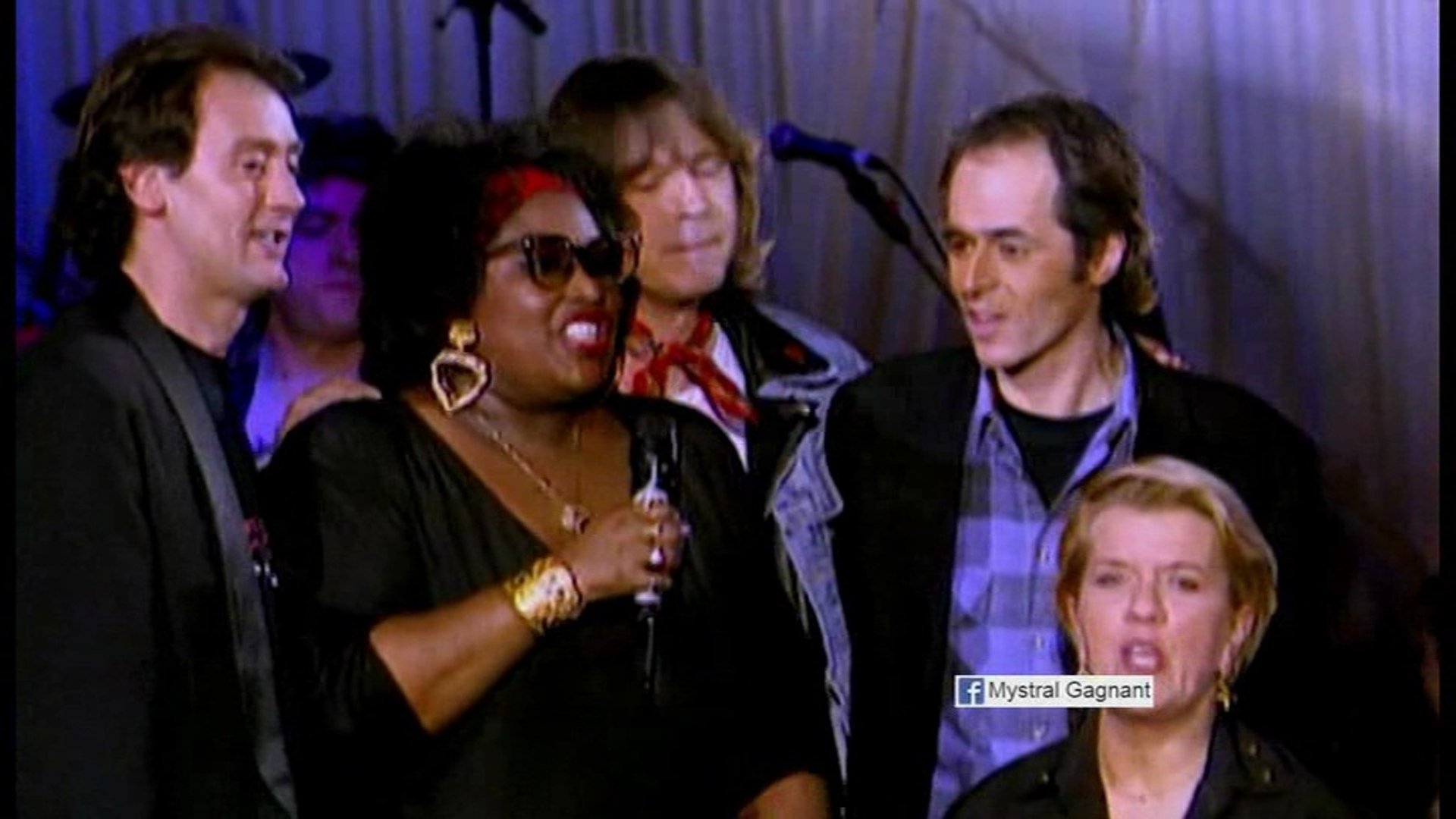 Les Enfoirés 1994 - Les Enfoirés au Grand Rex Background