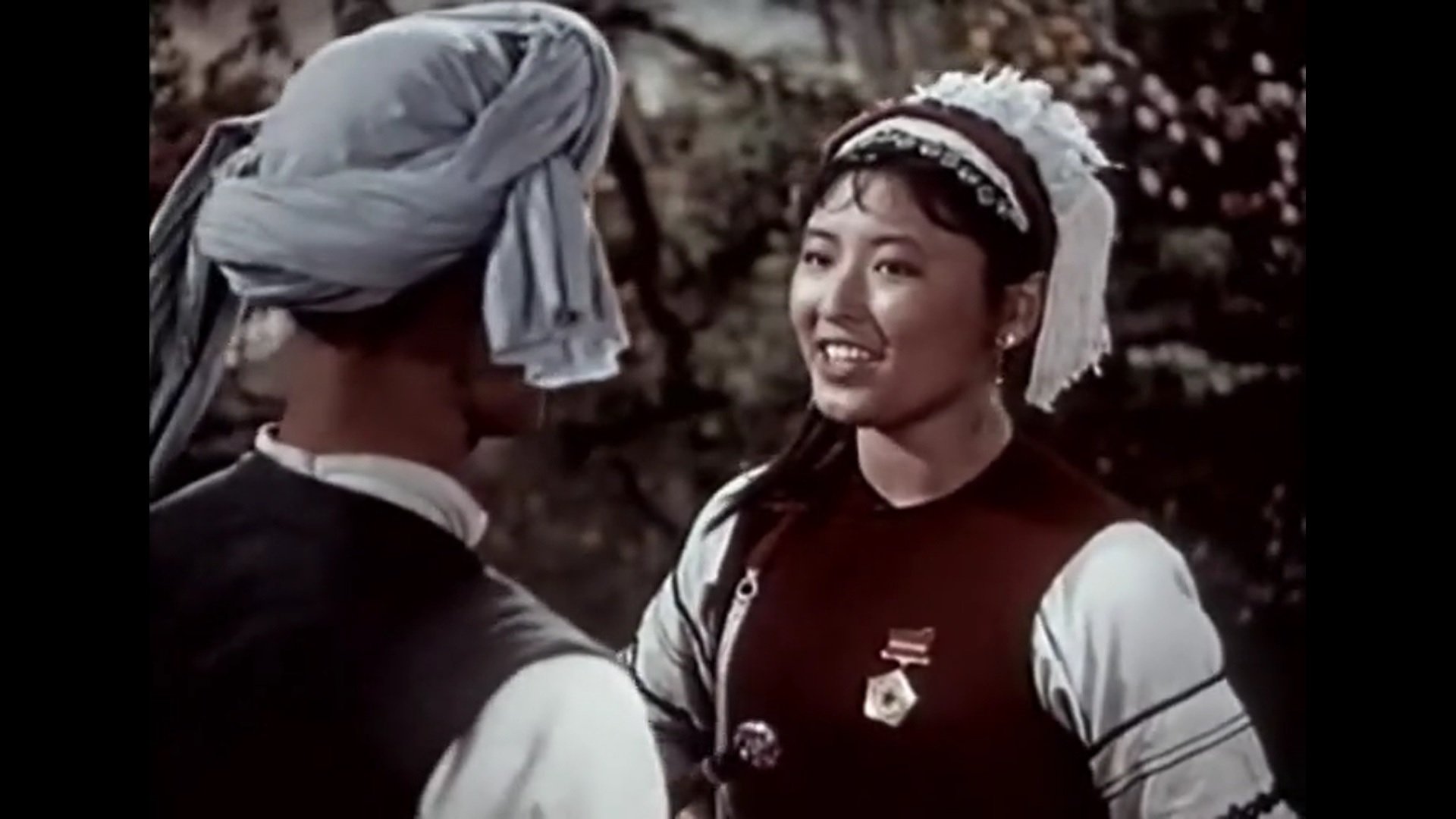 Five Golden Flowers Background