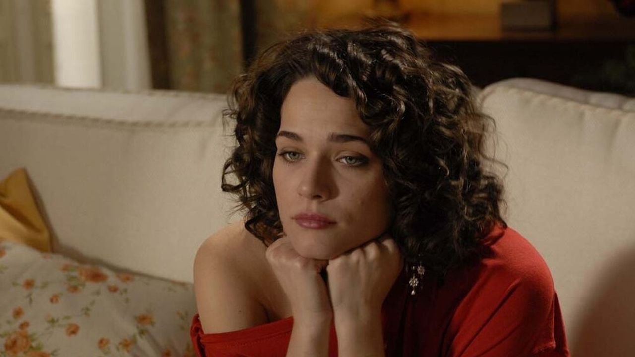 Me, Them and Lara Background