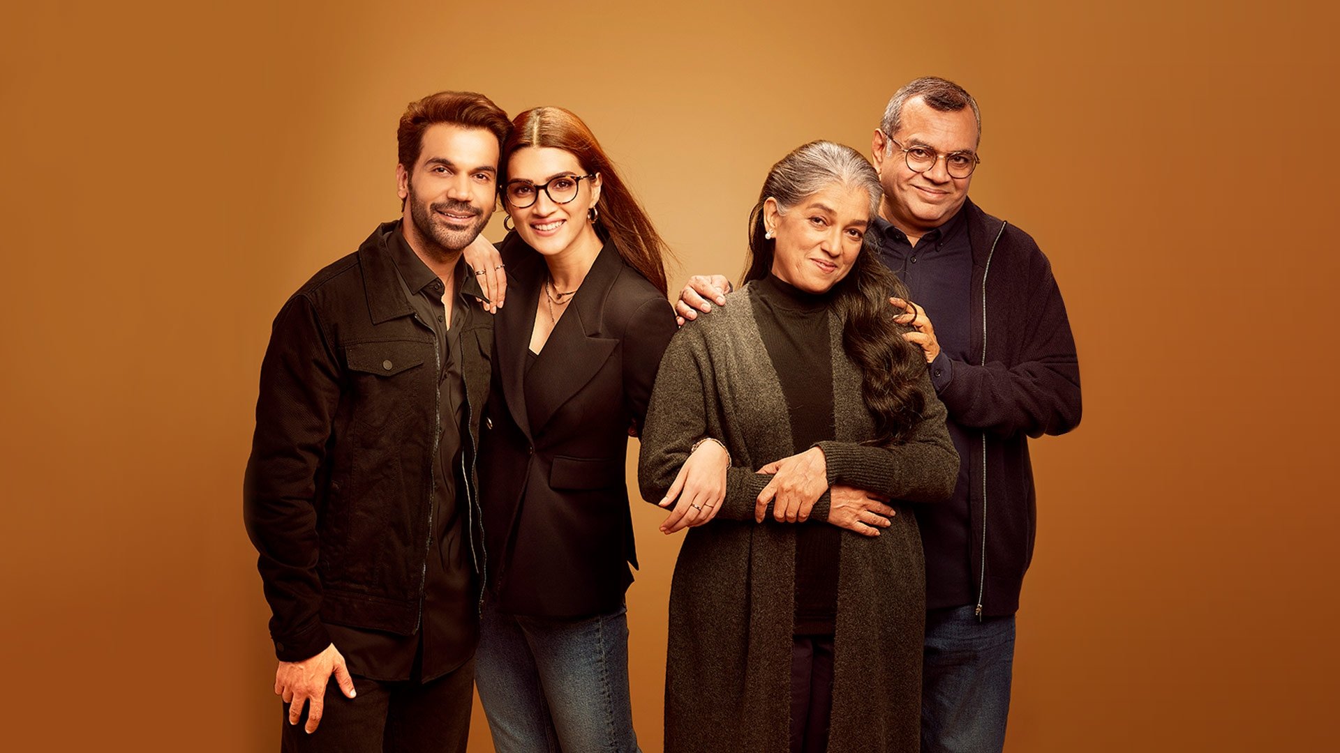 Hum Do Hamare Do Background