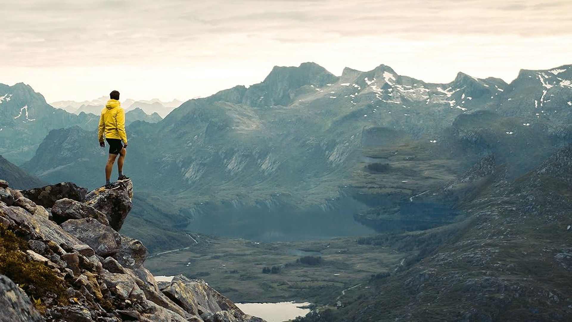 Ben Fogle: Return To The Wild Background