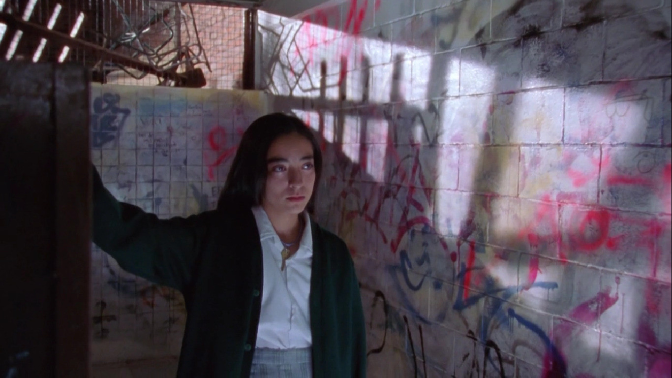 Nadie te oye: perfume de violetas Background