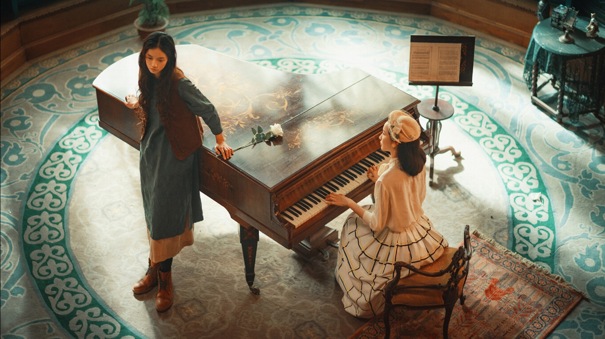 Couple of Mirrors Background