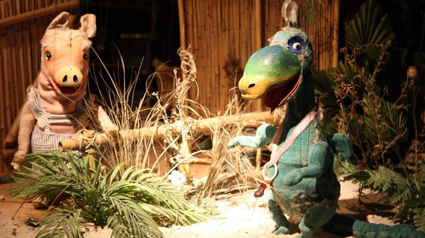 Augsburger Puppenkiste - Urmel aus dem Eis Background