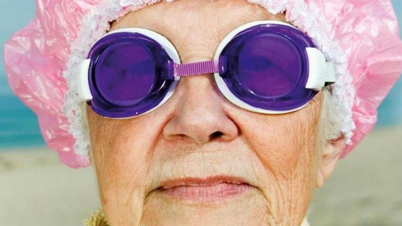 FUNNE: Sea Dreaming Girls Background