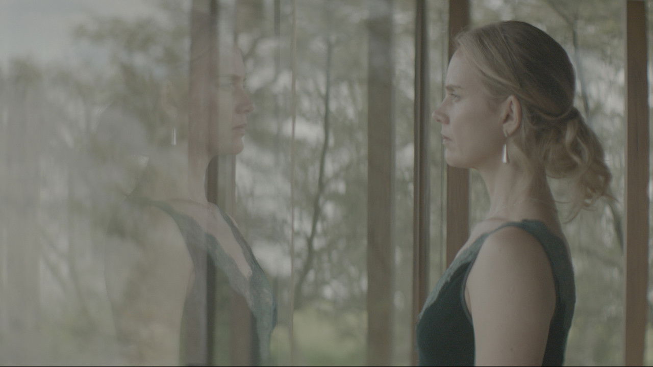 Lo Invisible Background